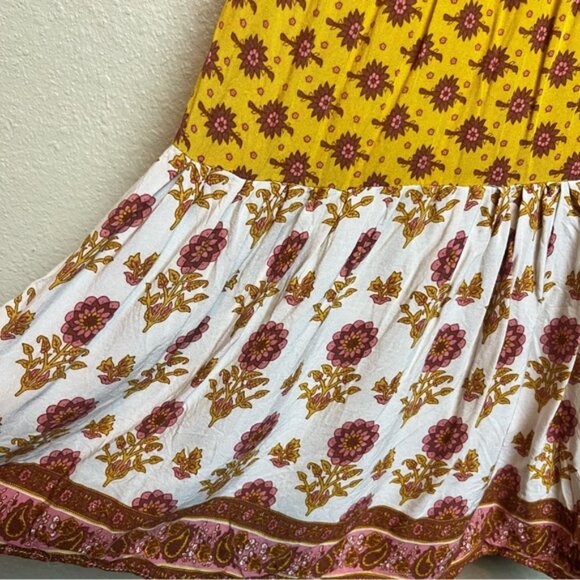 BaeVely‎ Gold and Pink Ruffled Halter Sundress Size Medium - Picture 4 of 5